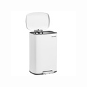 SONGMICS Poubelle de cuisine à pédale, 50 L, avec seau intérieur en plastique, couvercle à charnière, fermeture douce, anti-odeurs et hygiénique, blanc LTB101W01